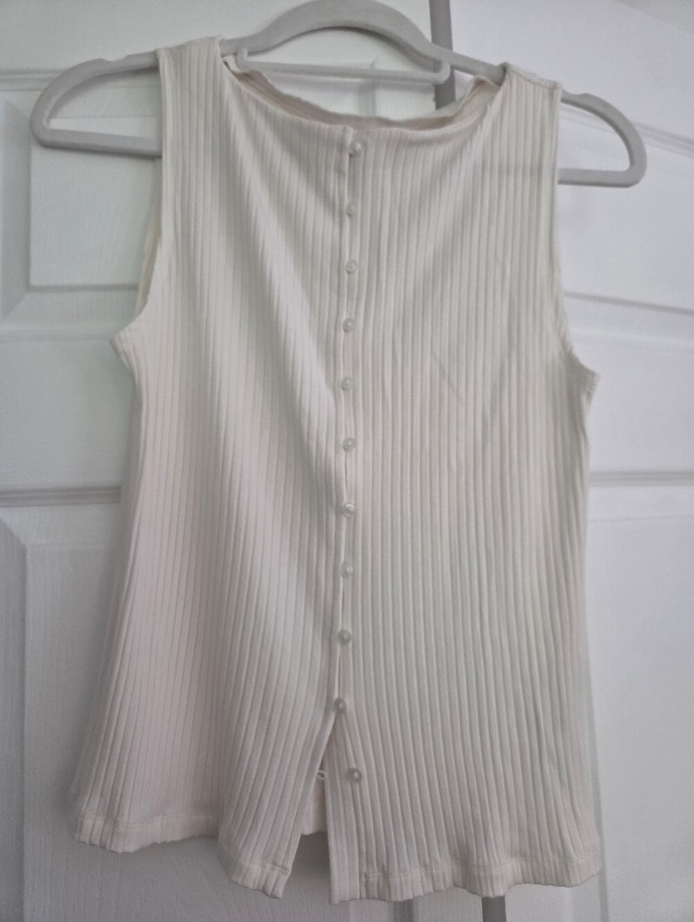 Abercrombie & Fitch Women’s M Ivory Pleated Button Front Tank Top